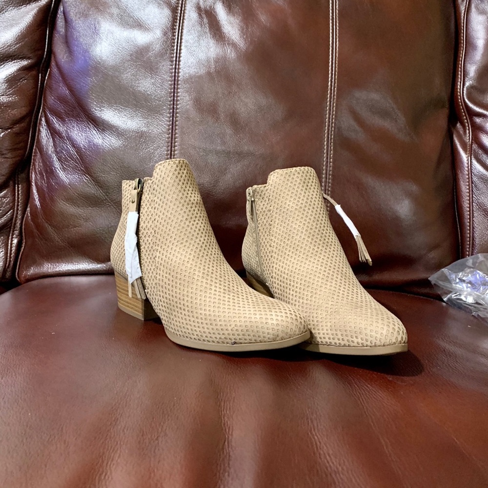 Leighton New Tan Ankle Boots